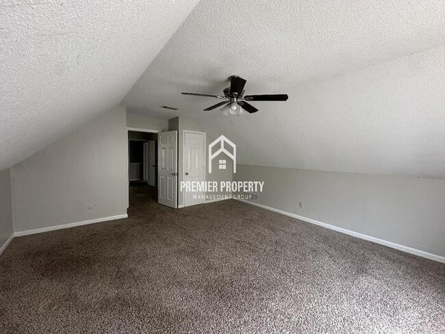 Building Photo - 995 Red Fox Cove