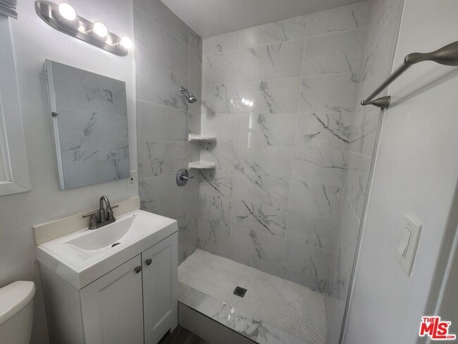 Building Photo - 383 Harvey Dr