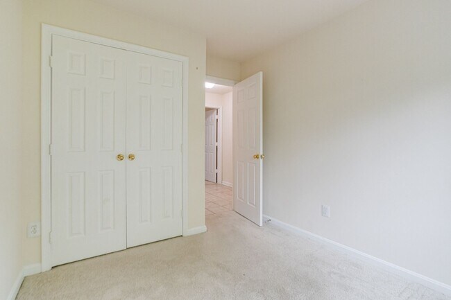 Building Photo - Crofton Condo For Rent