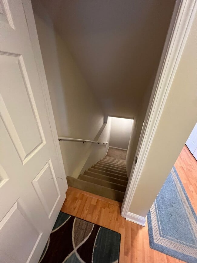 Building Photo - Great family home next door to Edwards Elementary in west Ames-4 bedroom 3 1/2 baths, 2 car garag...