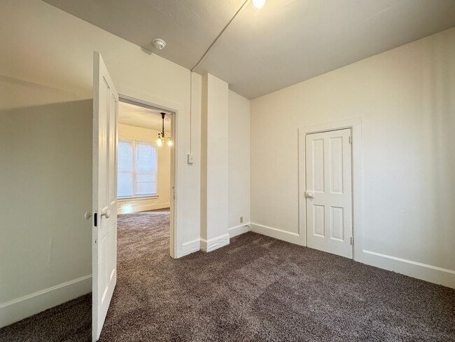 Building Photo - Price drop on this Old Town Fort Collins Gem!