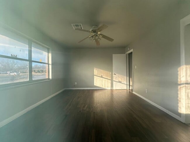 Building Photo - Beautiful 4-Bedroom Home Available!