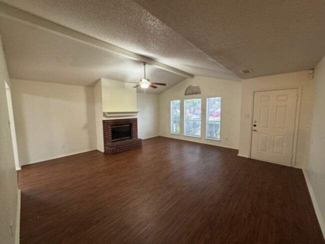 Building Photo - Nice 1 story home in Crowley