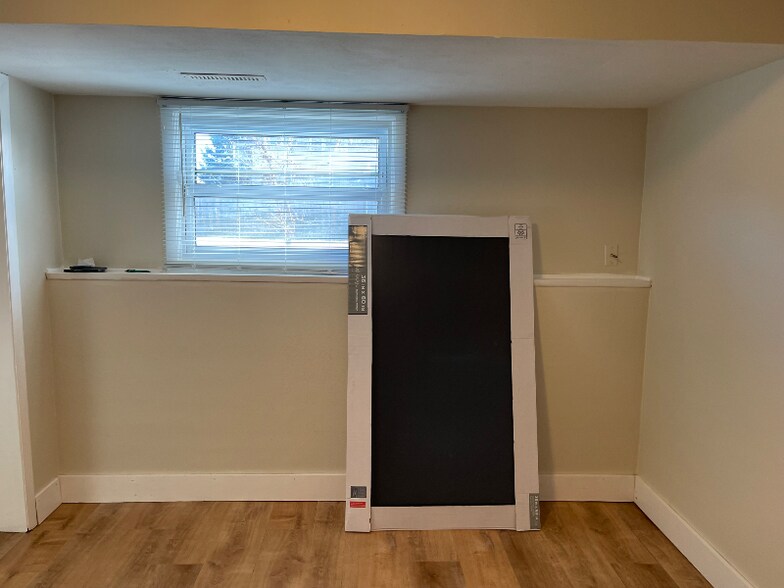 Building Photo - 1301 Buena Vista Dr