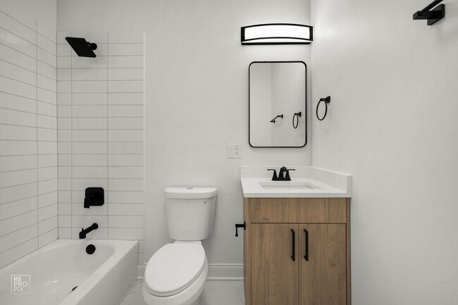 Building Photo - Spacious 4-Bedroom, 2-Bath in Edgewater — Sun-Filled, Stylish, and Pet-Friendly with In-Unit Laun...