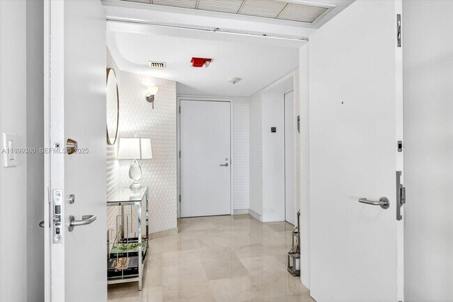 Building Photo - 2127 Brickell Ave