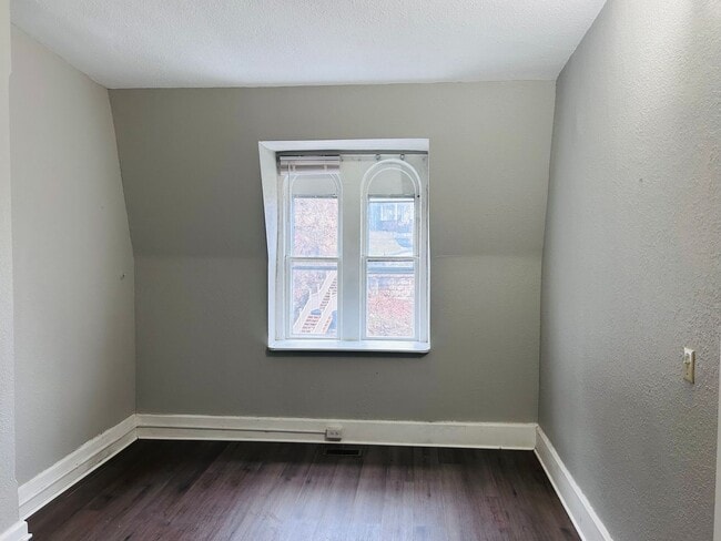 Building Photo - 1737 Madison St