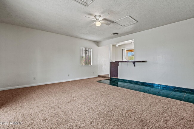 Building Photo - 13 E Desert Dr