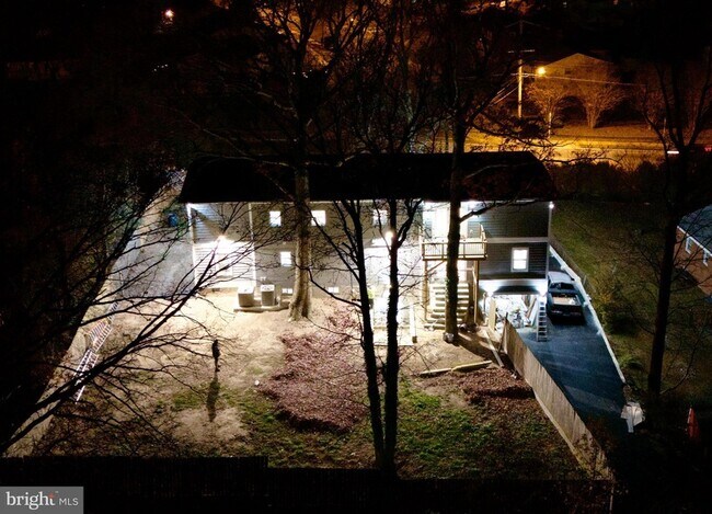 Building Photo - 6218 Suitland Rd