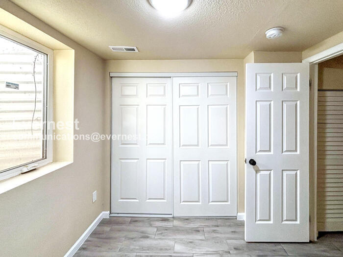 Building Photo - 1345 Xanadu St