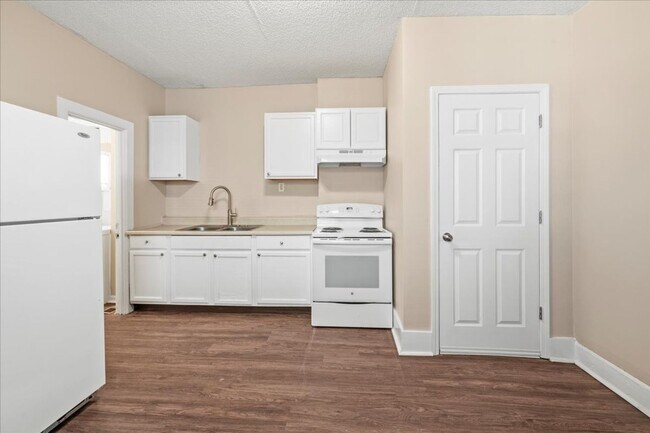 Building Photo - 119-119 N Grant Ave