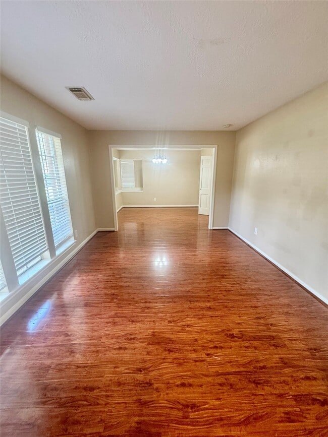 Building Photo - 3247 Little Bear Dr