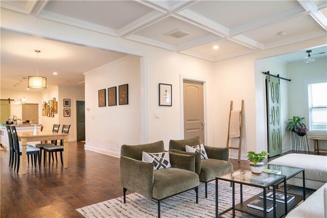 Building Photo - 1580 Pineview Terrace SW