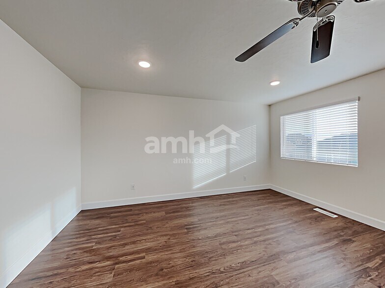 Building Photo - 9415 W Chino St