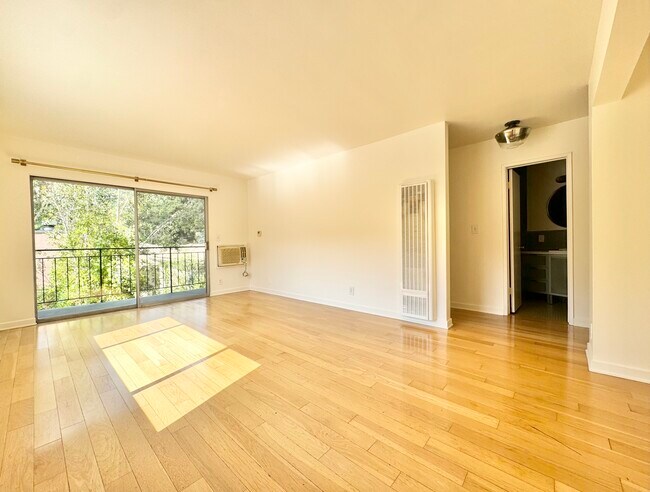 Building Photo - 3625 Regal Pl