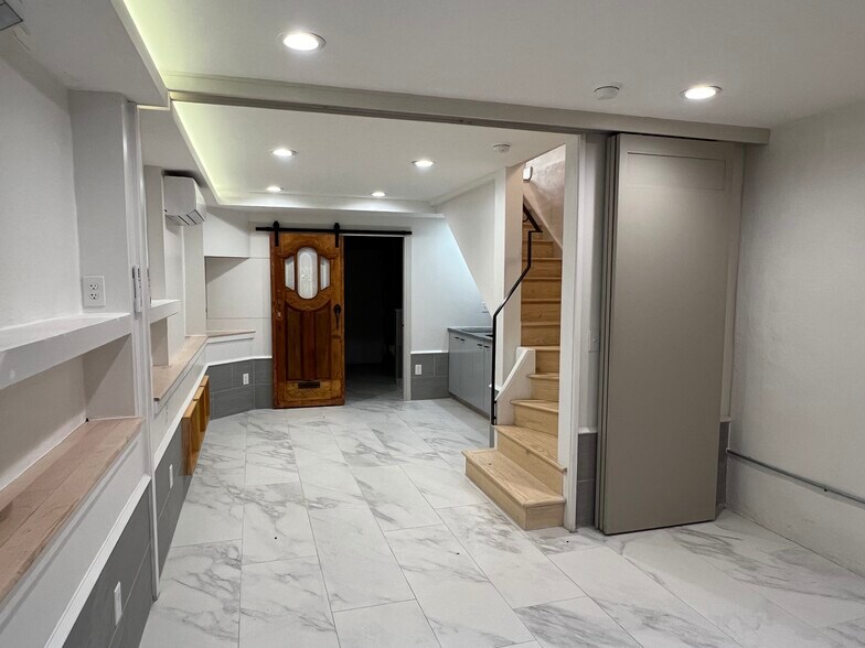 Building Photo - 2019 S Beechwood St