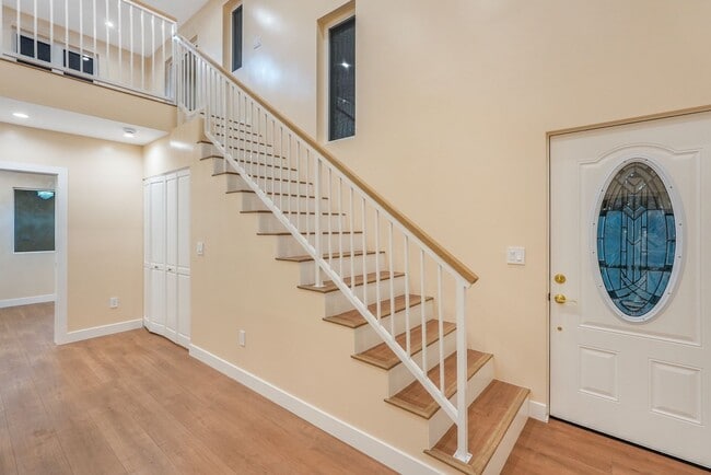 Building Photo - 11554 Arminta St