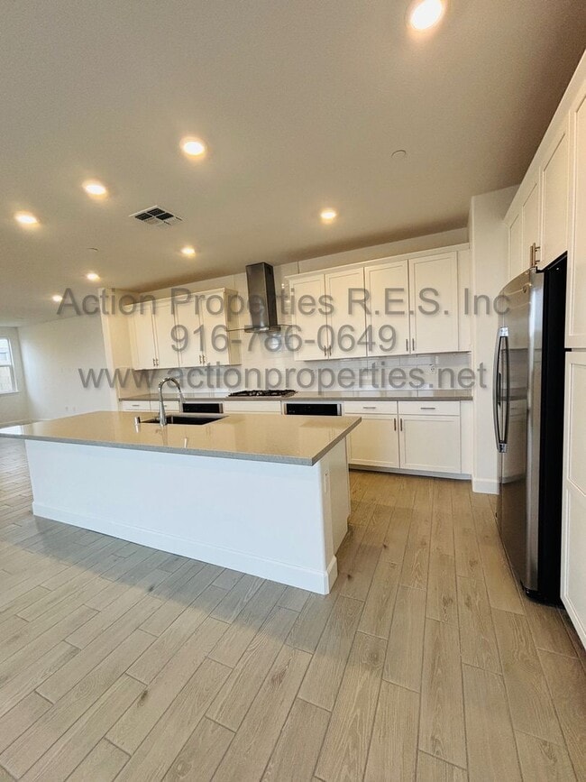 Building Photo - Action Properties RES inc. Offering Brand New Breckenridge @ Sierra West Solar 5 Bedroom 2793aq f...