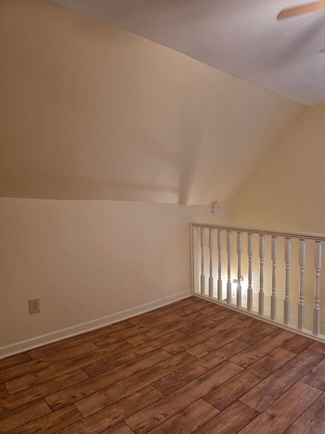 Building Photo - Large yard and quiet location in Findlay