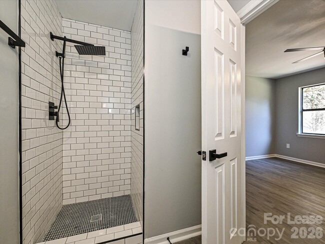 Building Photo - 6455 Tivoli Ct