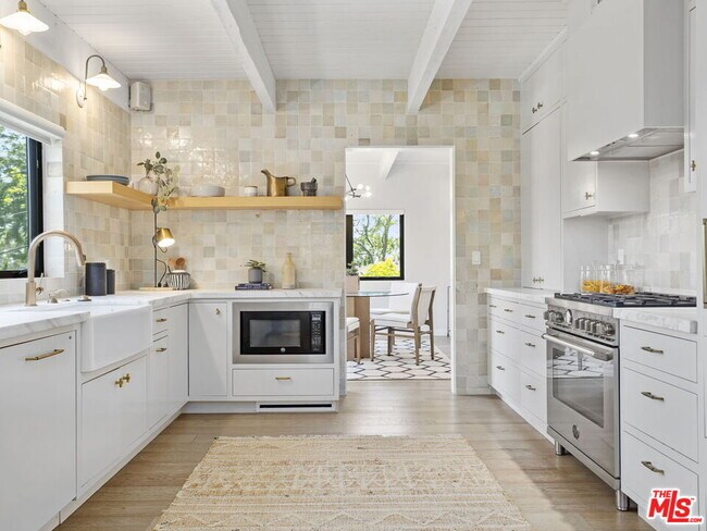 Building Photo - 2304 Vestal Ave