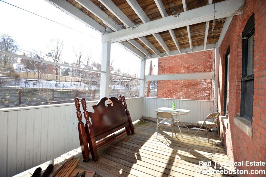 Building Photo - 10 Strathmore Rd