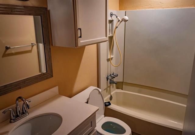 Building Photo - 2505 Wedglea Dr