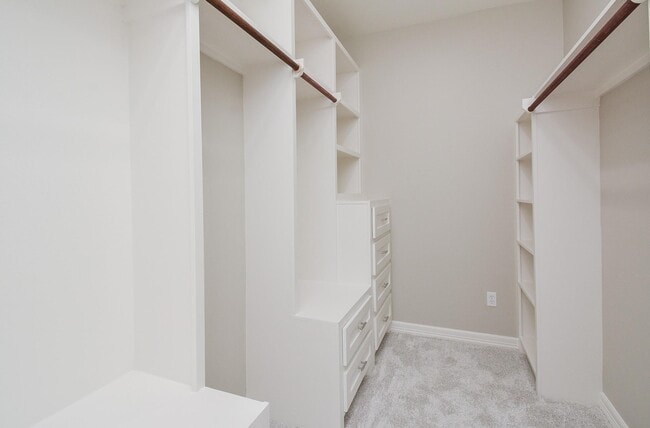 Building Photo - 147 S 66th St