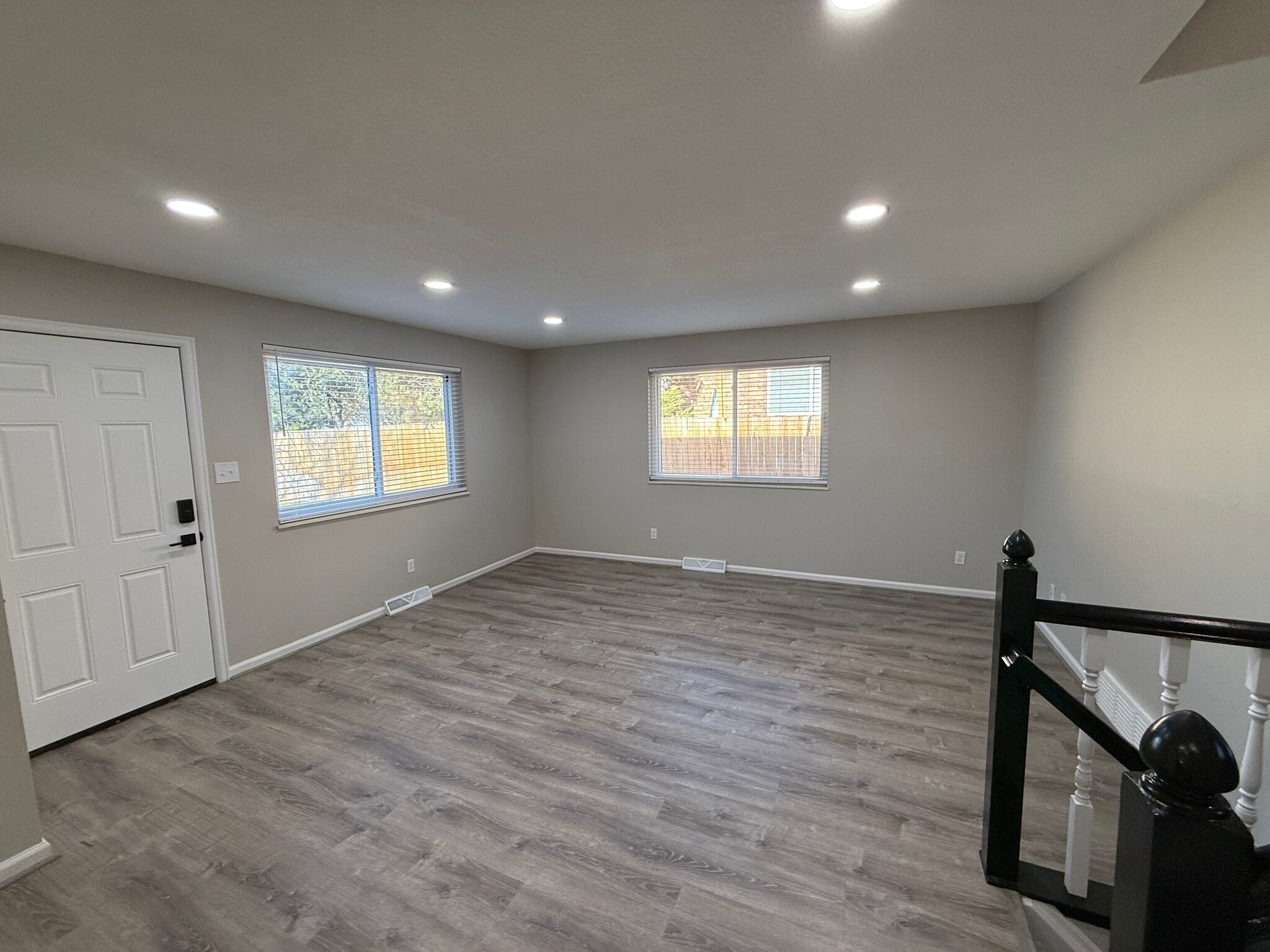 Livingroom - 5918 Newcombe Ct