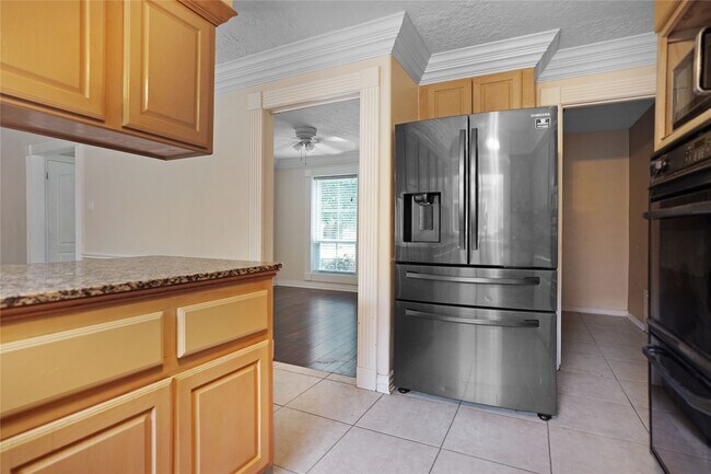 Building Photo - 17119 Mellow Ridge Dr