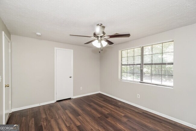 Building Photo - 2607 Foxwood Pl