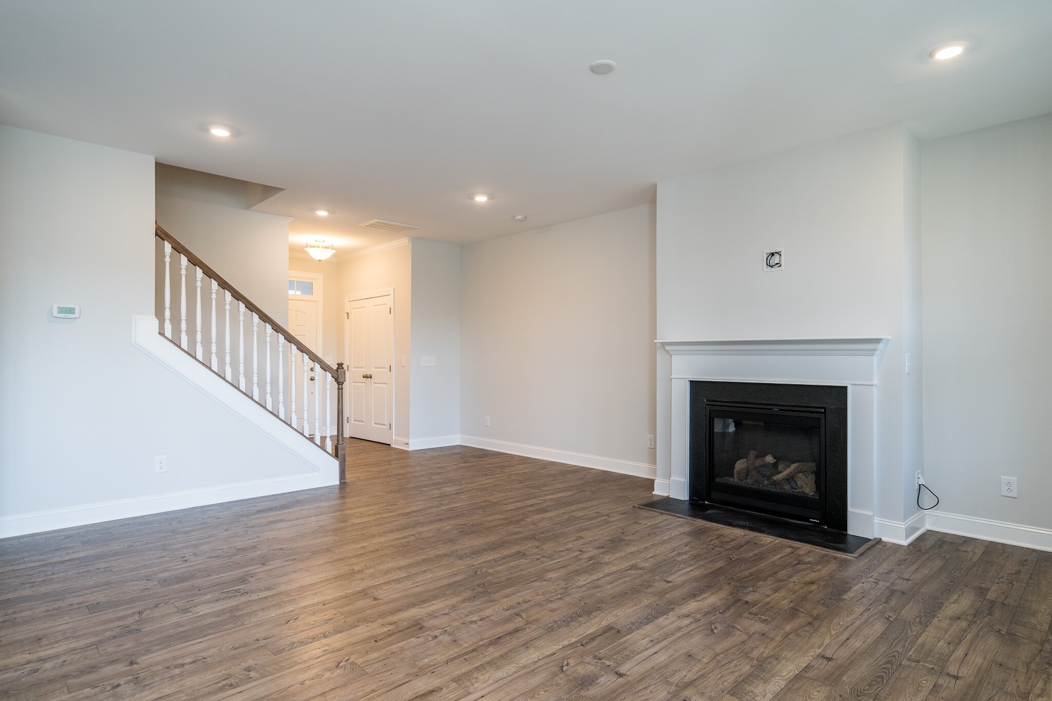 Building Photo - 304 Shale Creek Dr