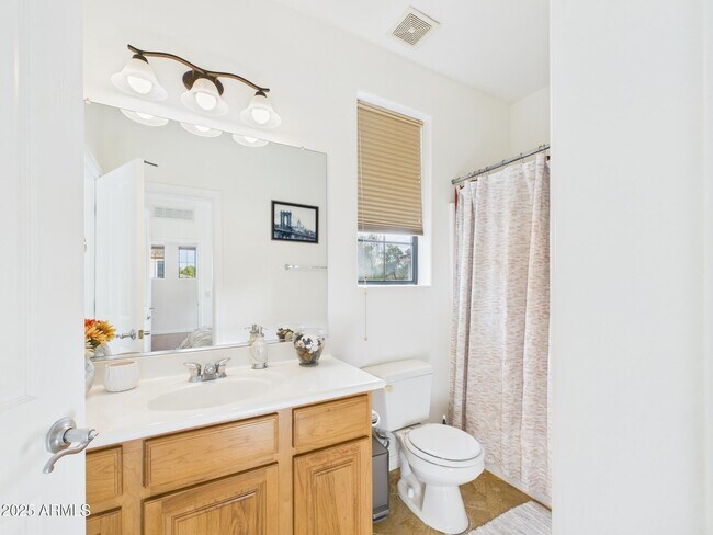 Building Photo - 2326 W Sleepy Ranch Rd