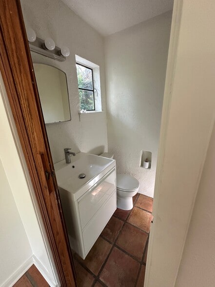 Bathroom 2 - 1213 Lindsey Street