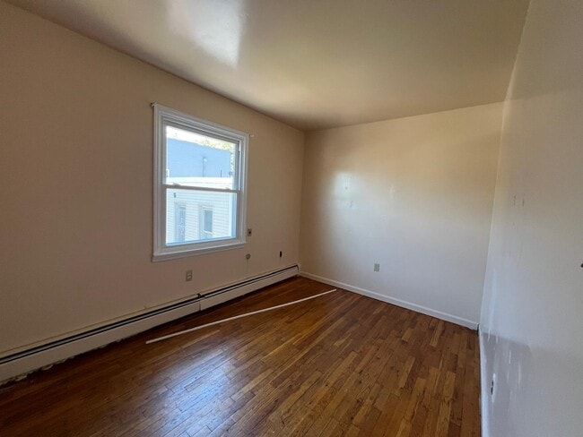 Building Photo - 52 Yale Ave