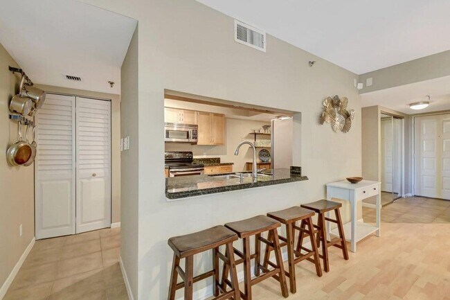 Building Photo - 950 Lavers Cir