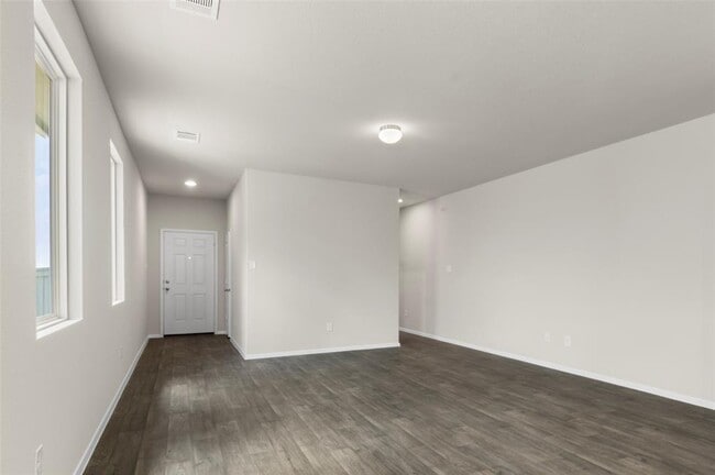 Building Photo - 220 Backwater Rd