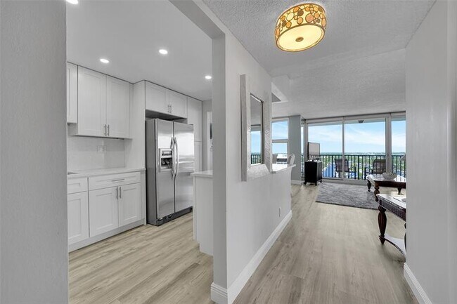 Building Photo - 531 N Ocean Blvd
