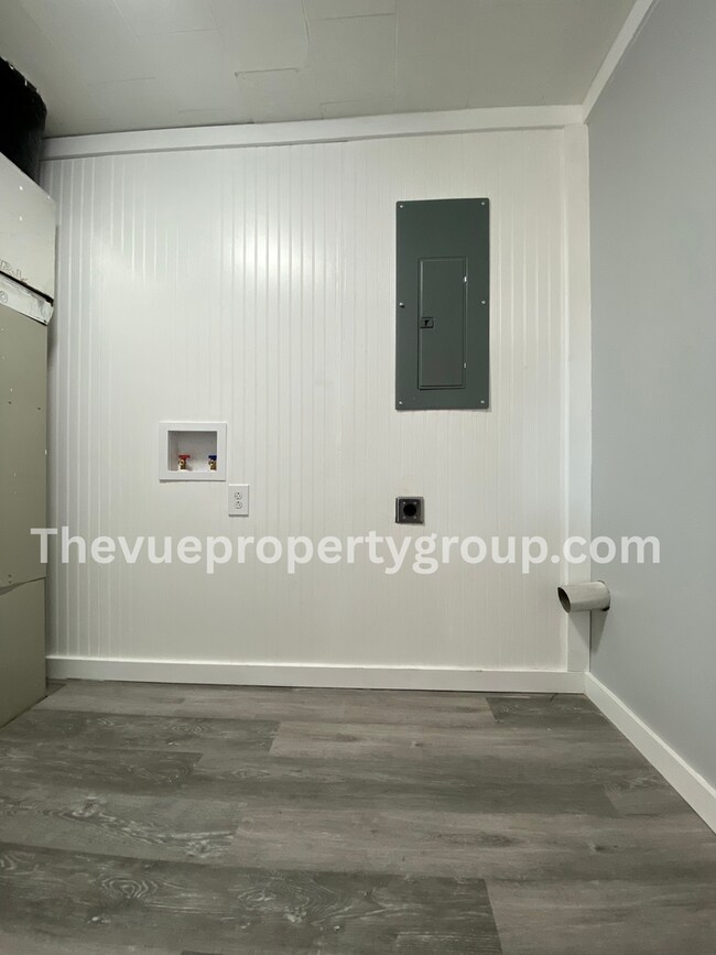 Building Photo - Fully rehabbed 3 Bed, 1 Bath in Farrington...