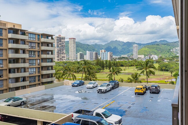 Building Photo - Fairway Villa in Waikiki (1BR, 1BA, 1PG, A...