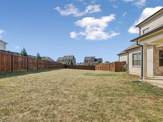Building Photo - Fabulous 5BR Home in Thompsons Station
