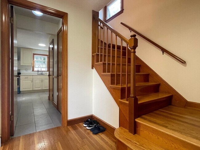 Building Photo - 84 Langley Rd