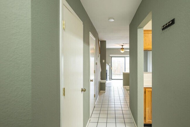 Building Photo - 11901 Swearingen Dr