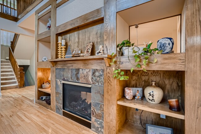 Building Photo - 7046 Forest Ridge Cir