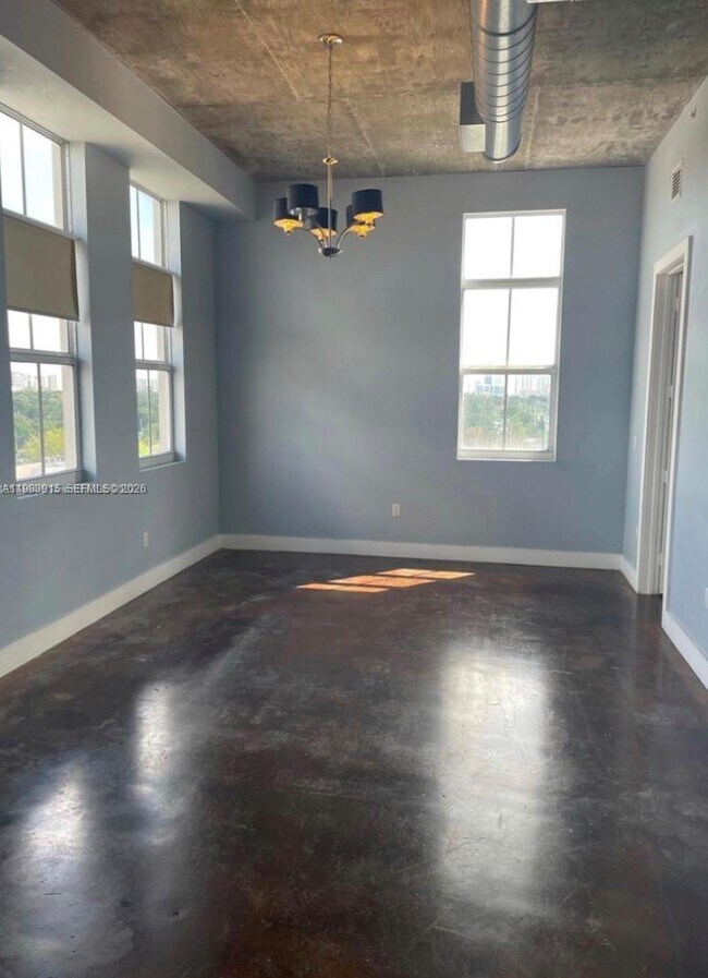 Building Photo - 1791 NE Miami Gardens Dr