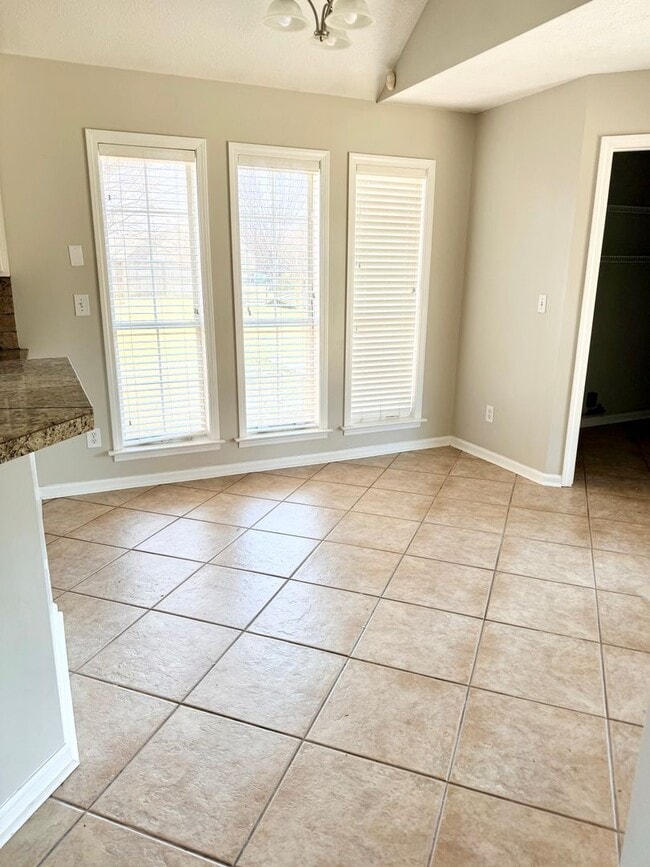 Building Photo - Halcyon Summit Rental