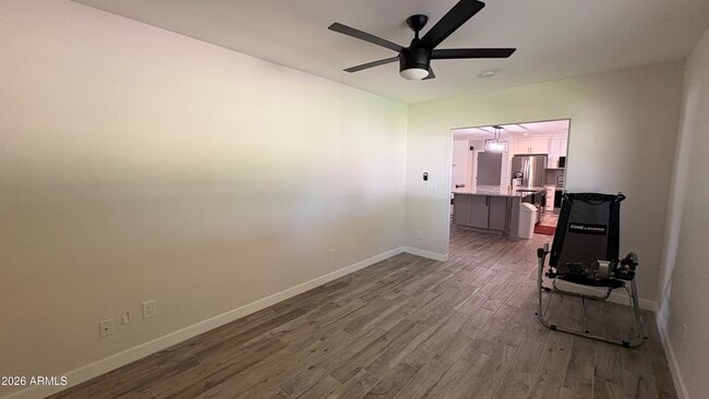 Building Photo - 4422 W Greenway Rd