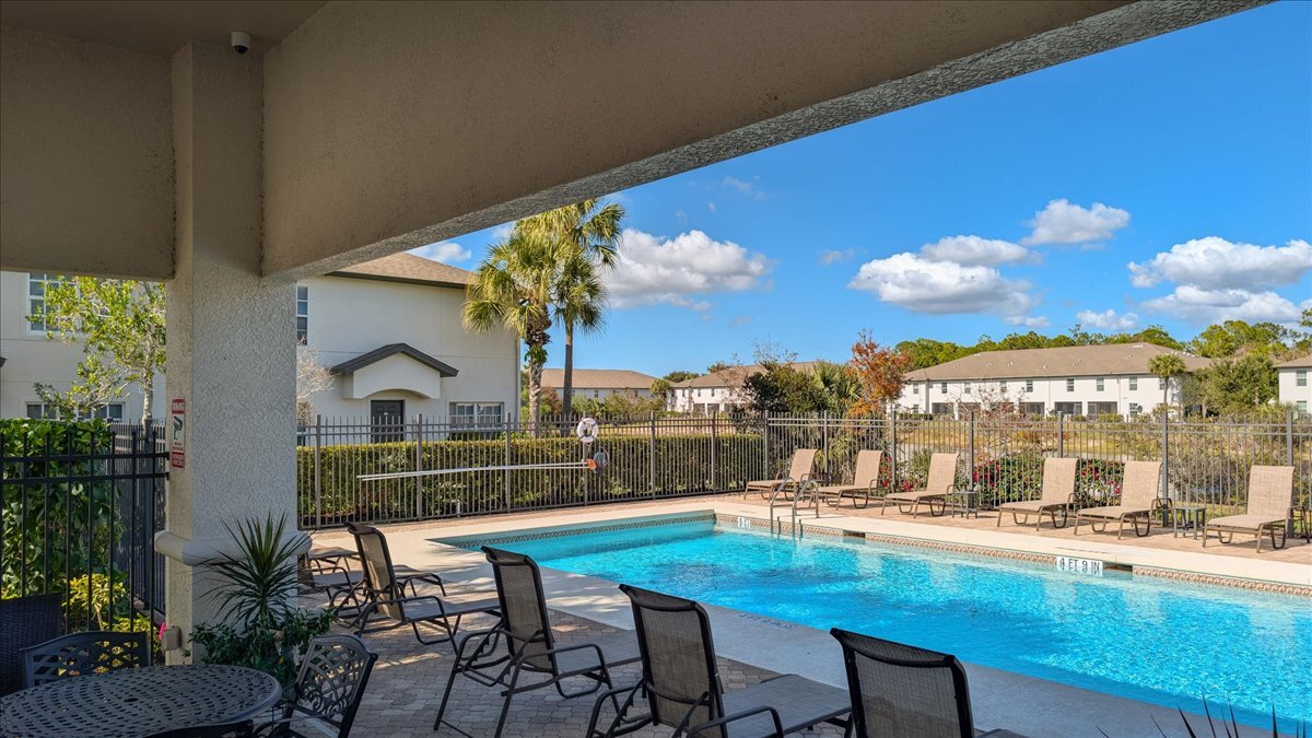Building Photo - 9093 Gervais Cir