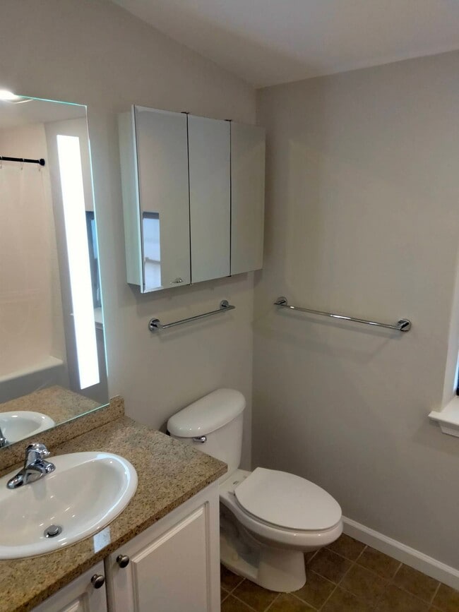 Building Photo - 38 Imlay St