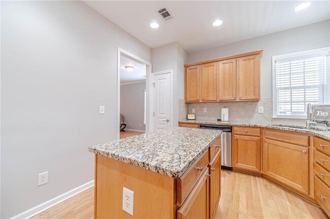 Building Photo - 6260 Brookside Ln